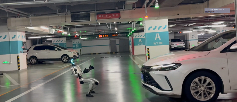 Они уже среди нас: 35-килограммовый гуманоидный робот тянет автомобиль массой 1400 кг на видео